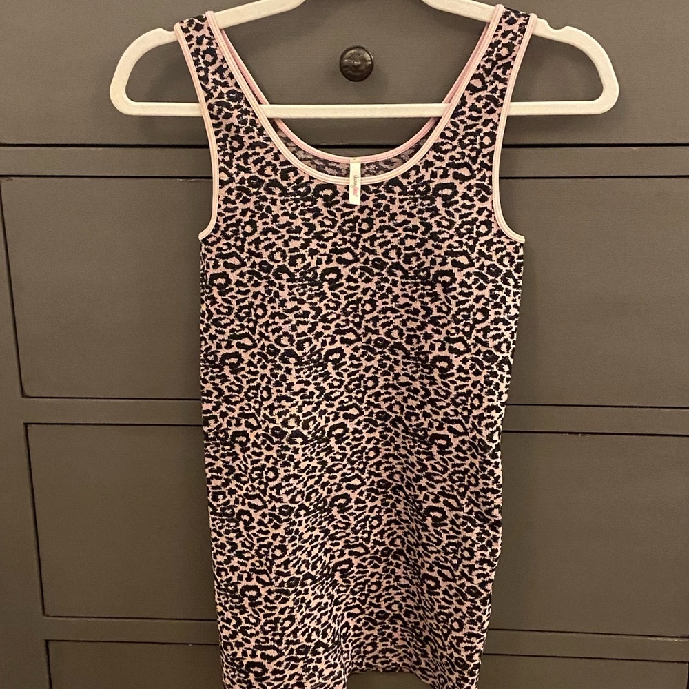 Pale pink and black leopard women’s Skinny Tee, one size (small but stretchy)